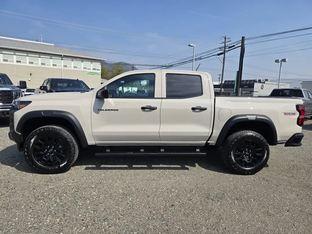 Chevrolet Colorado 2026 photo 2