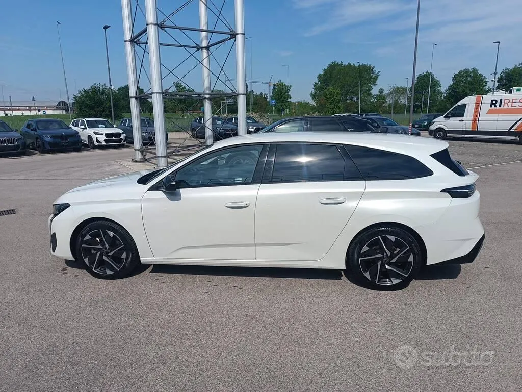 Peugeot 308 2022 photo 3