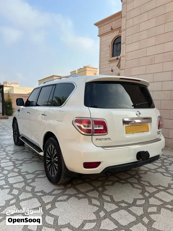 Nissan Patrol 2011 photo 3