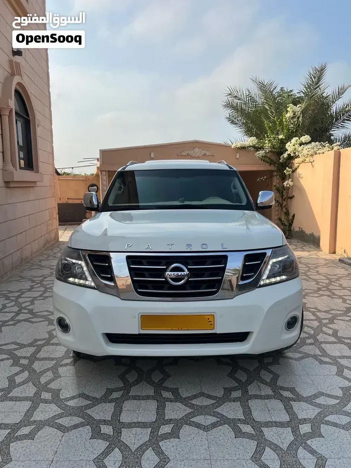 Nissan Patrol 2011 photo 2