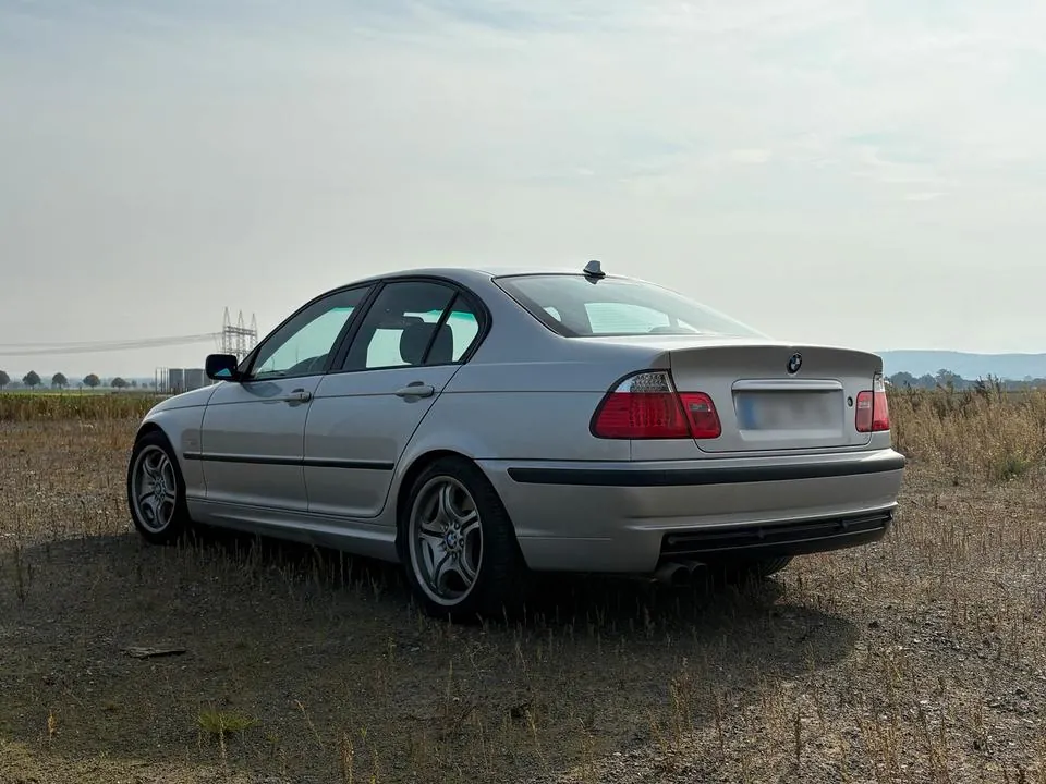 BMW 330I