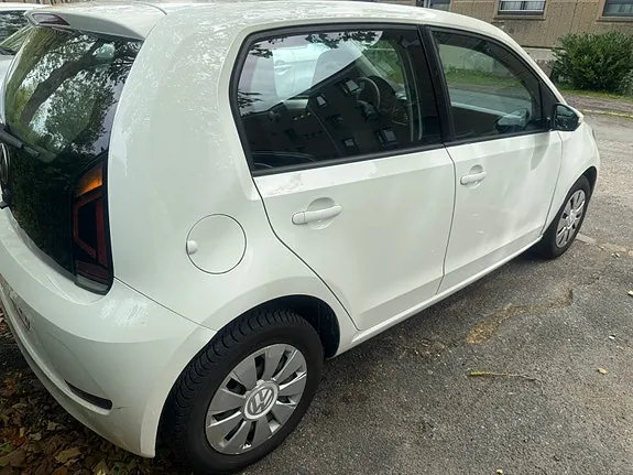 Volkswagen Up! Cross 2017 photo 4