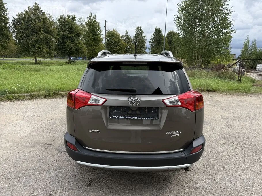 Toyota Rav4 2015 photo 4