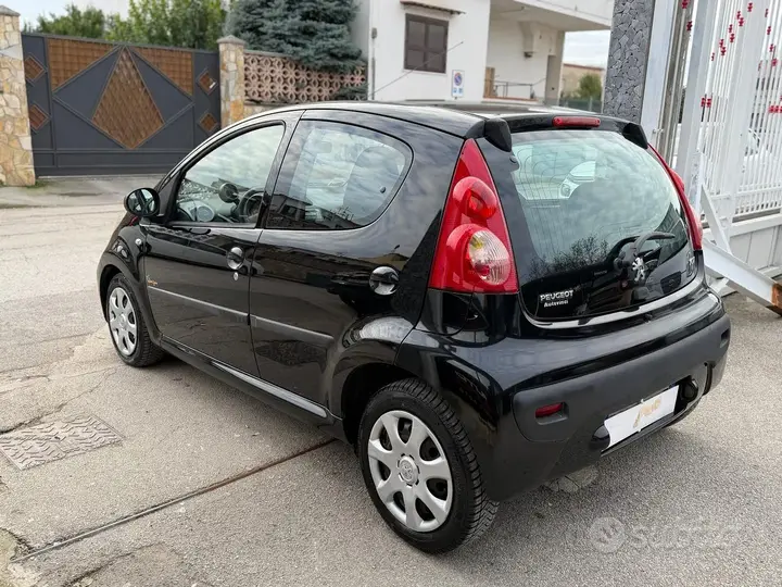 Peugeot 107 2009 photo 5