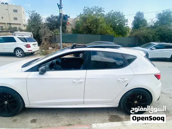 Seat Leon 2019 photo 2