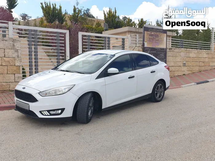 Ford Focus 2015 photo 2