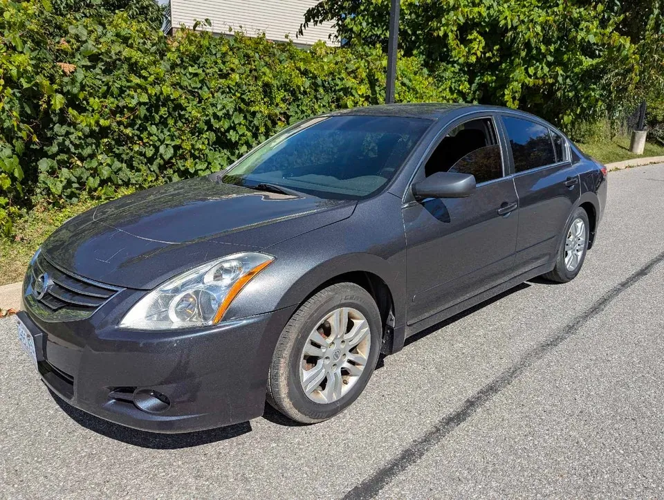 Nissan Altima 2011 photo 4