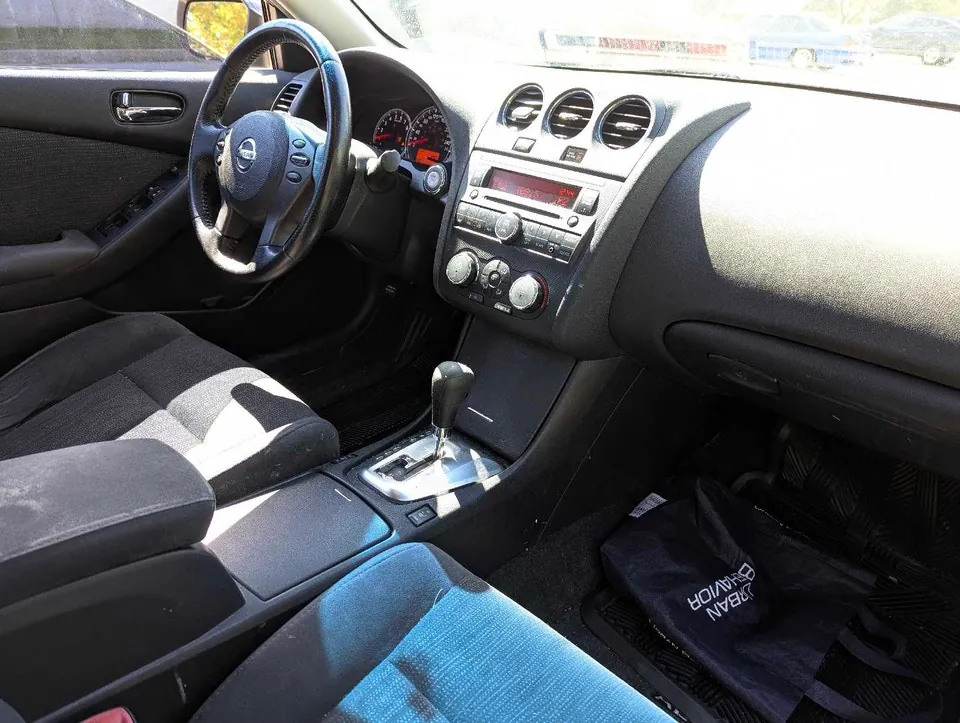 Nissan Altima 2011 photo 5
