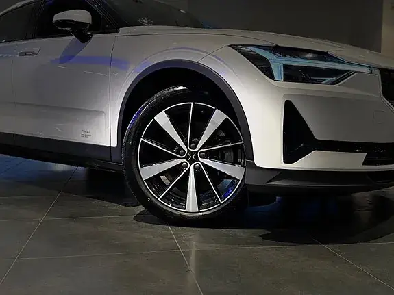 Polestar 2 2022 photo 2