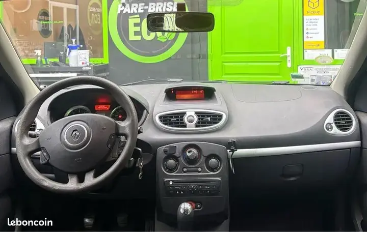 Renault Clio 2012 photo 3