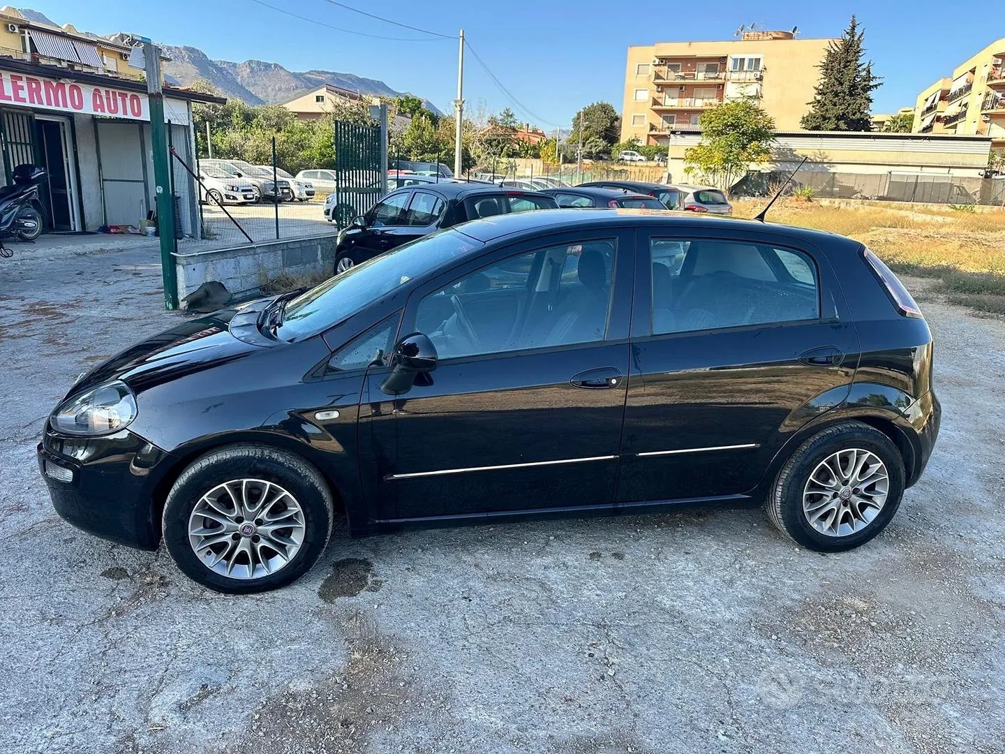 Fiat Punto Evo 2011 photo 3