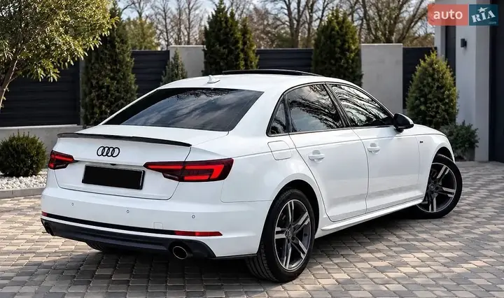 Audi A4 2018 photo 3