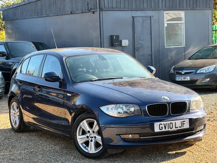 BMW 1 Series 2010 photo 2