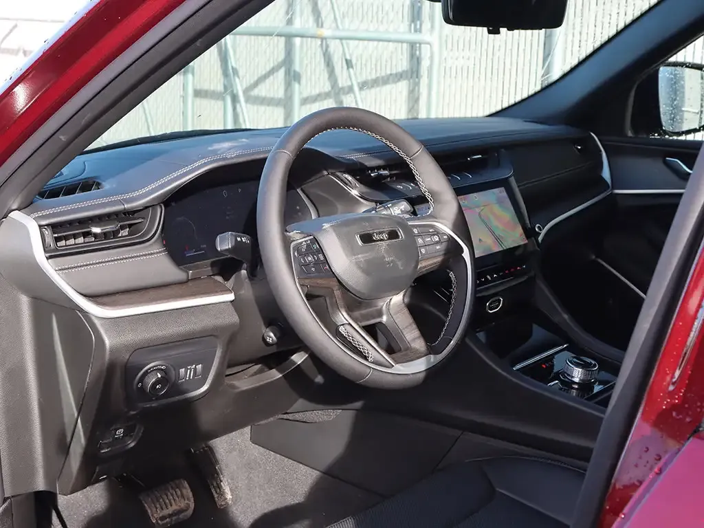 Jeep Grand Cherokee 2026 photo 5