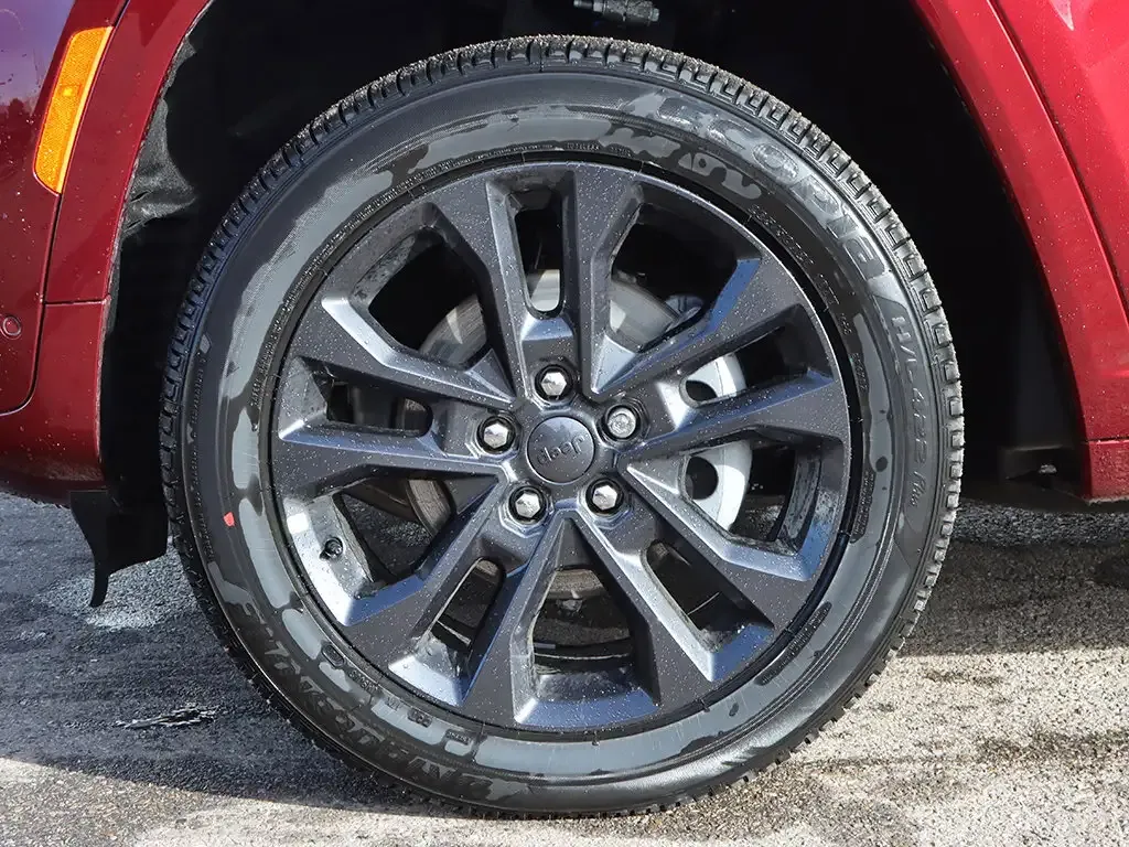Jeep Grand Cherokee 2026 photo 4