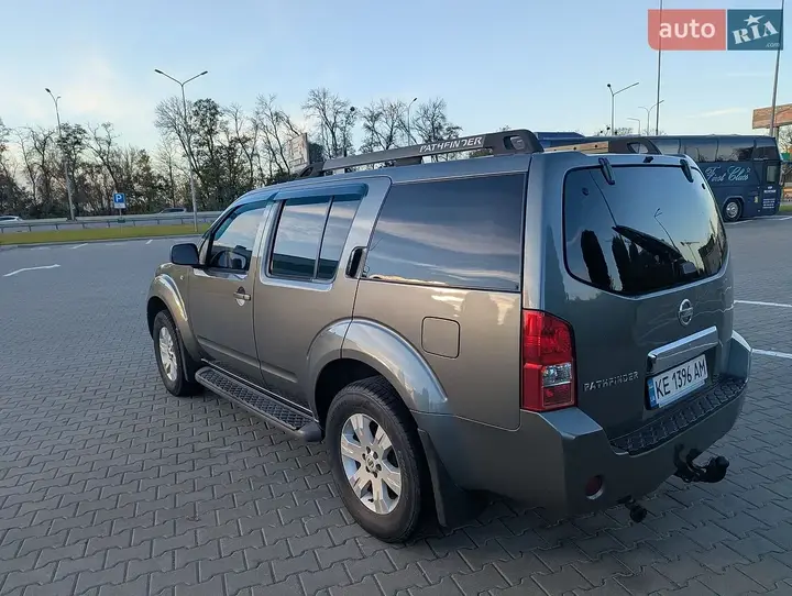 Nissan Pathfinder 2006 photo 3