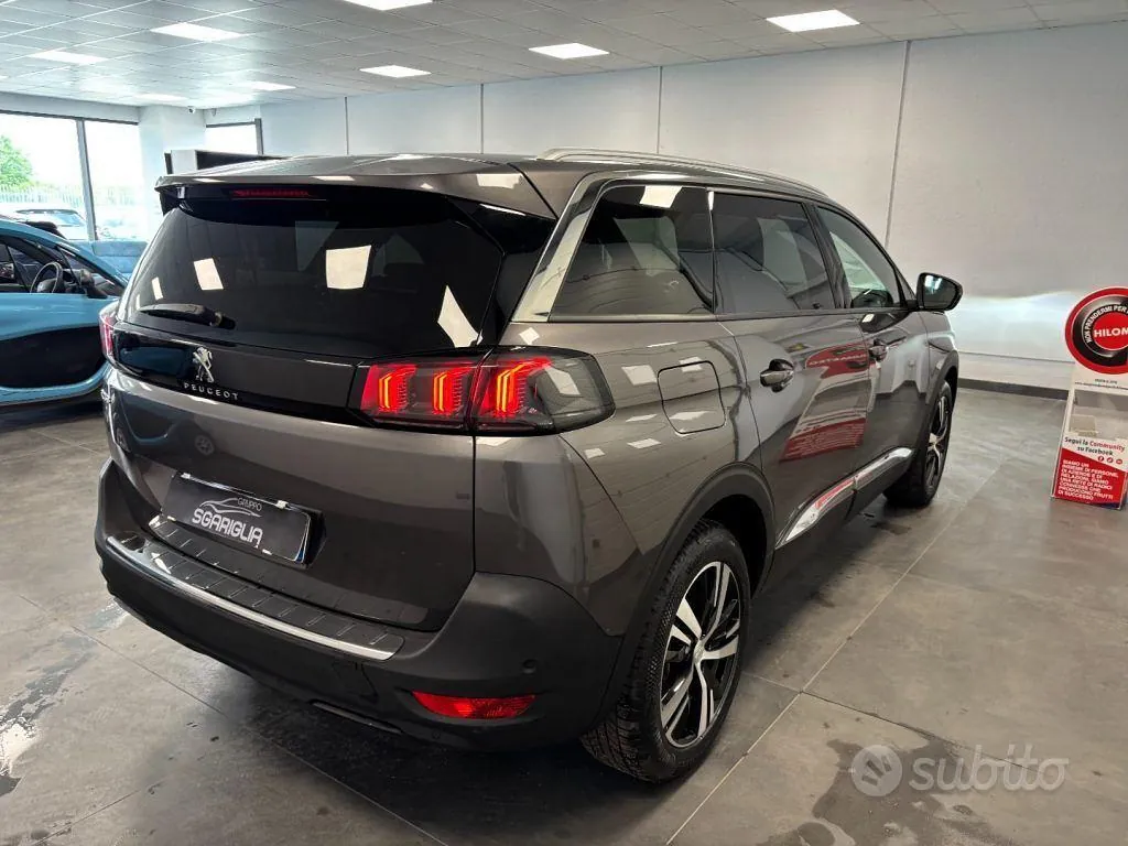 Peugeot 5008 2023 photo 4