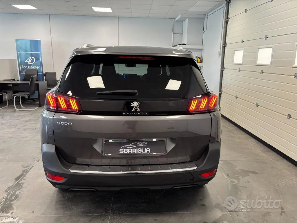 Peugeot 5008 2023 photo 5