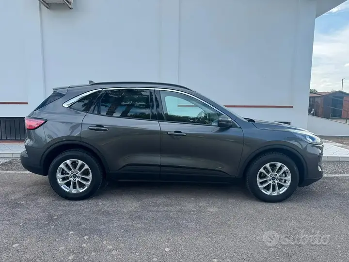 Ford Kuga 2022 photo 4