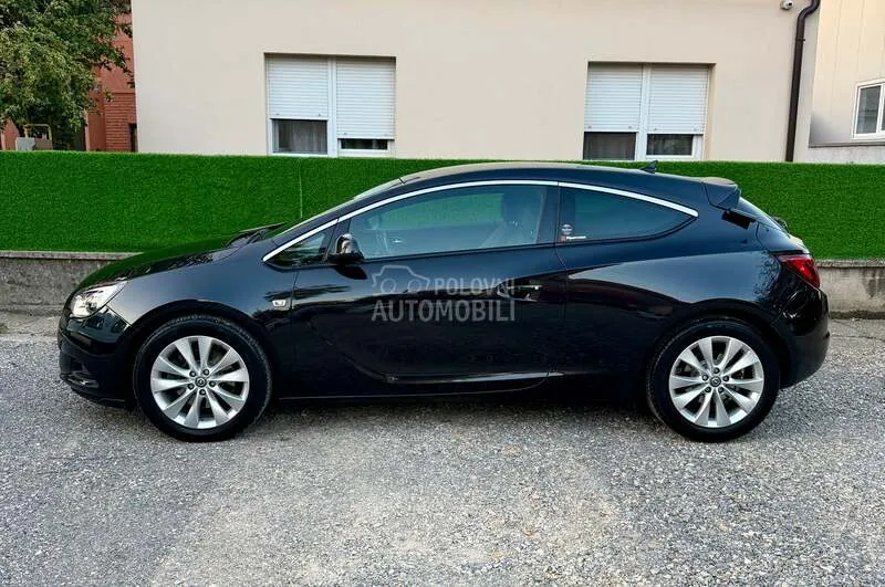 Opel Astra J 2012 photo 4