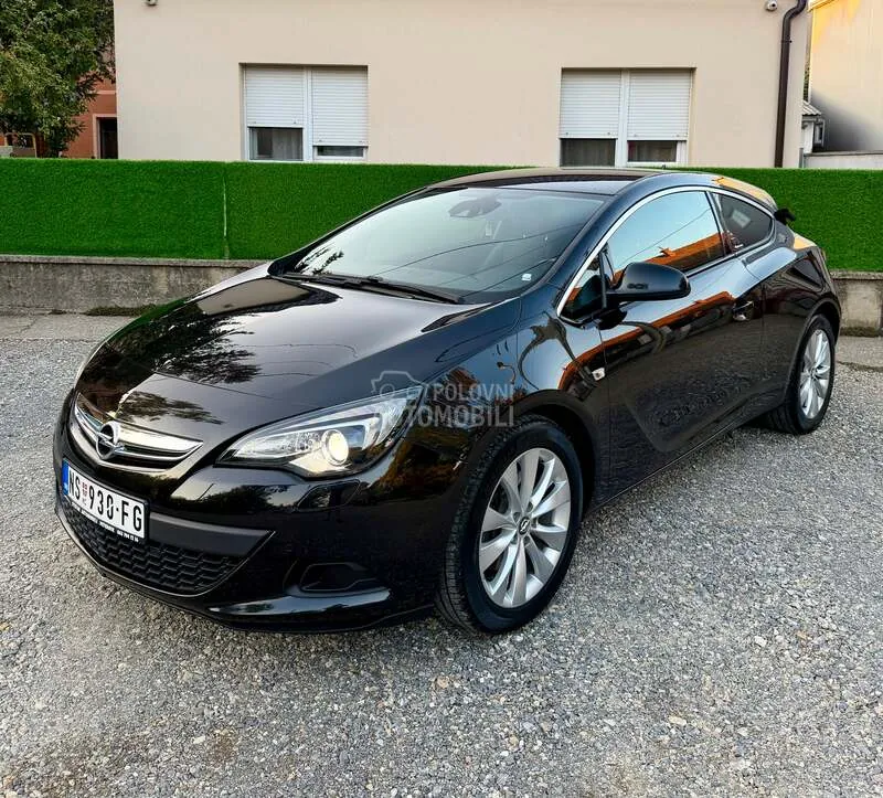 Opel Astra J 2012 photo 2