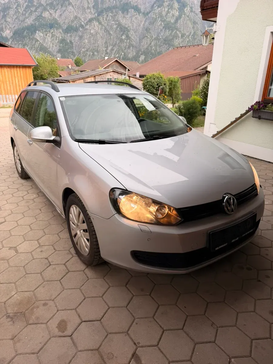 Volkswagen Golf 2010 photo 2