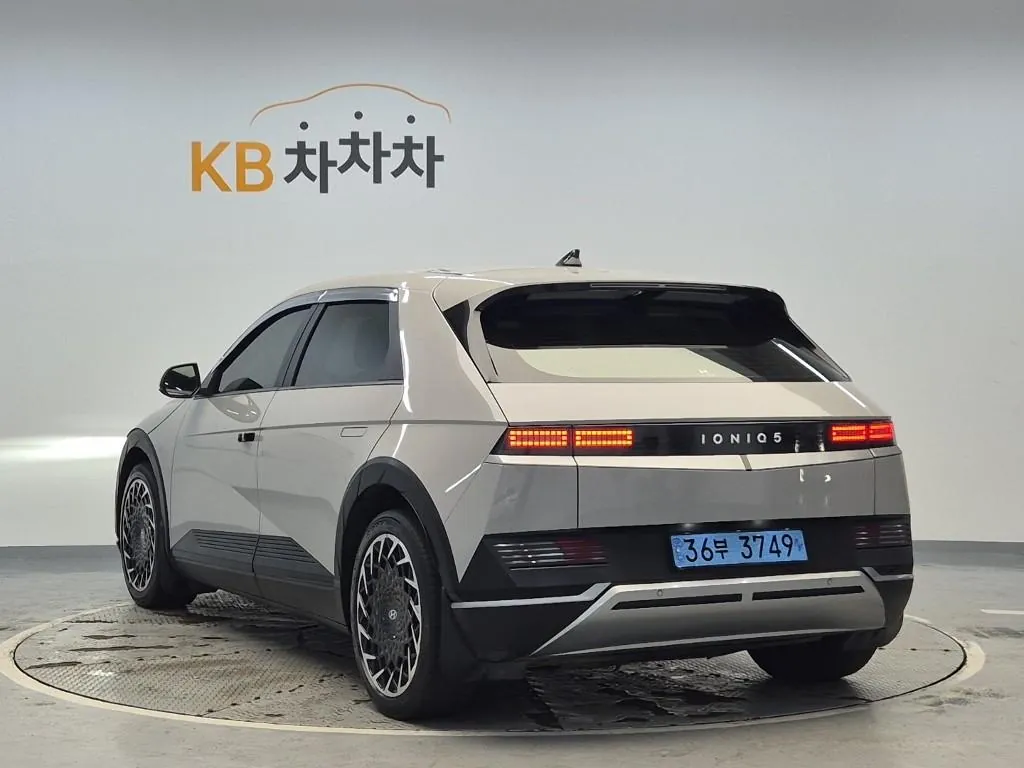 Hyundai Ioniq 5 2023 photo 2