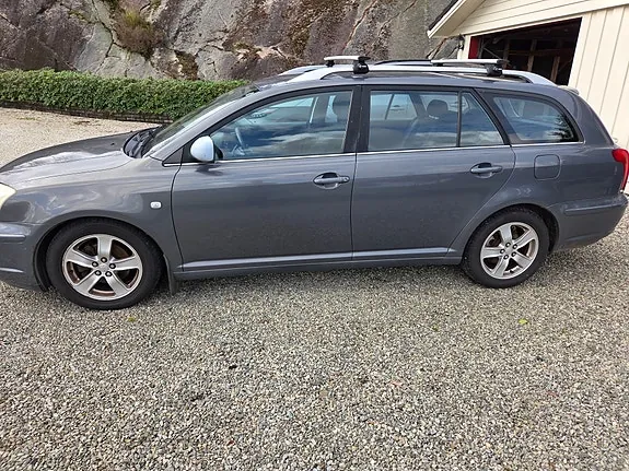 Toyota Avensis 2005 photo 3