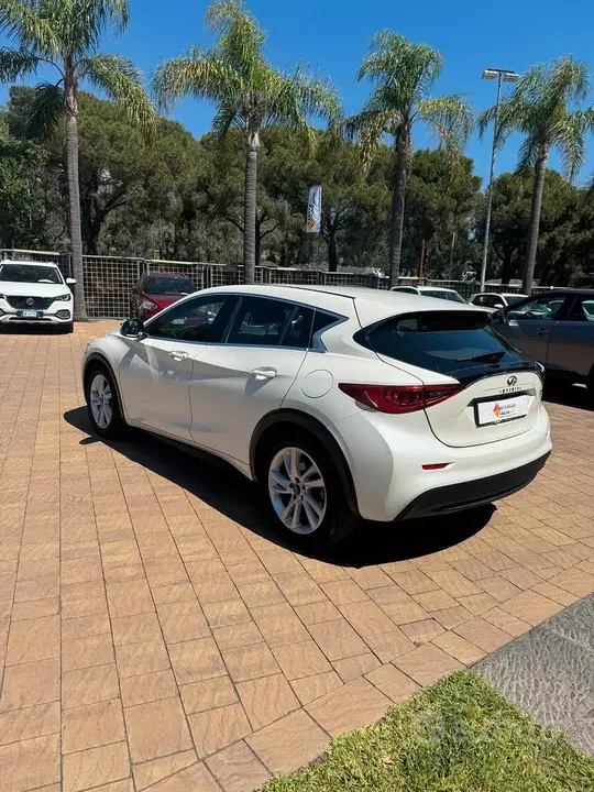 Infiniti Q30 2016 photo 5