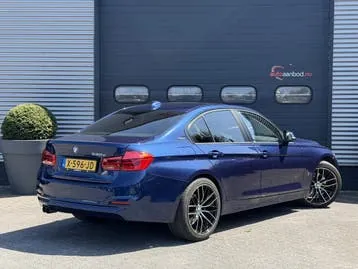 BMW 3 Series 2018 photo 2