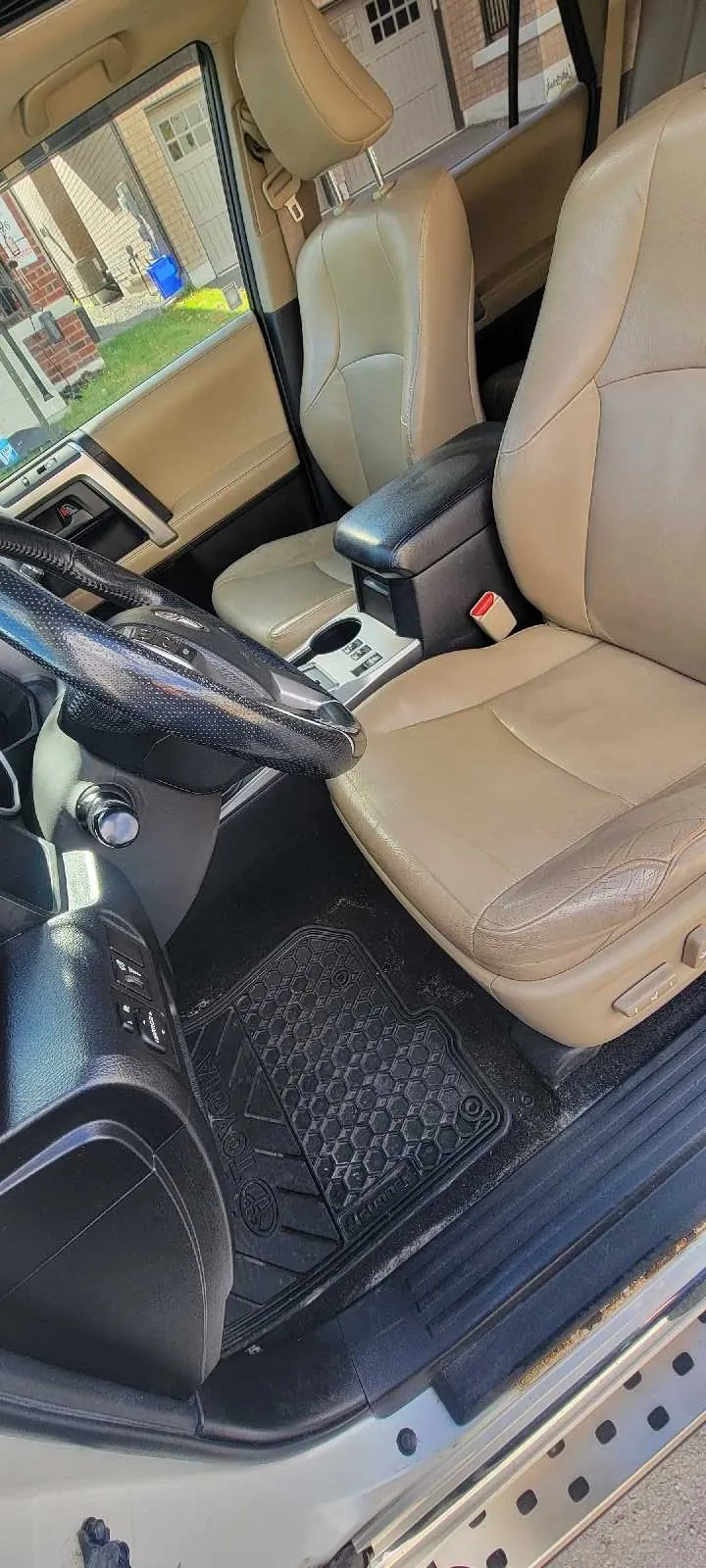 Toyota 4Runner 2011 photo 2