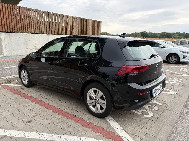 Volkswagen Golf 2023 photo 2