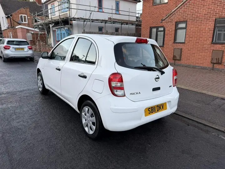 Nissan Micra 2011 photo 5