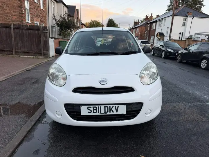 Nissan Micra 2011 photo 2