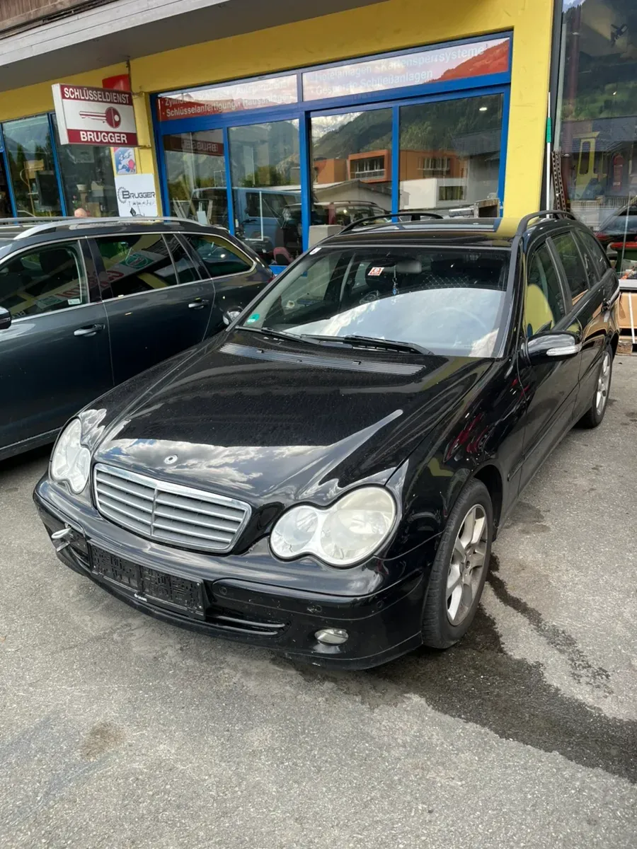 Mercedes-Benz C-Class 2004 photo 3