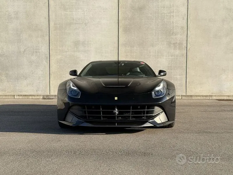 Ferrari F12 Berlinetta 2013 photo 2