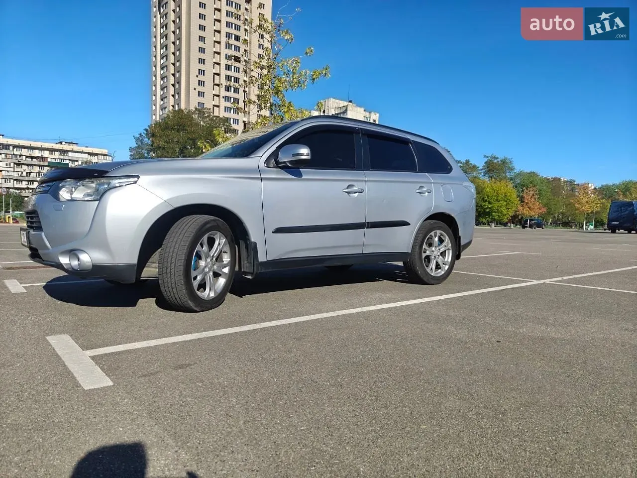 Mitsubishi Outlander 2013 photo 2