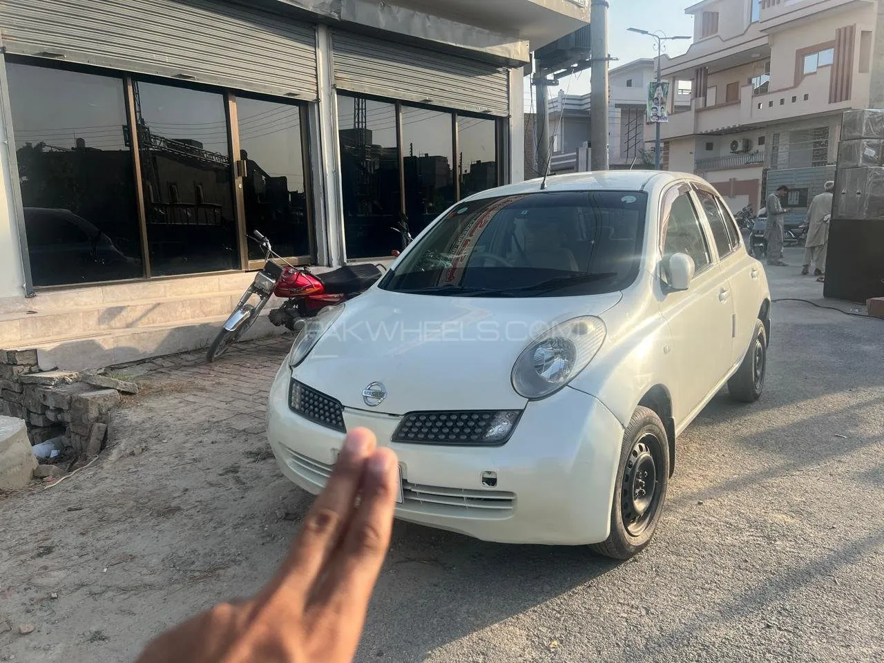 Nissan March