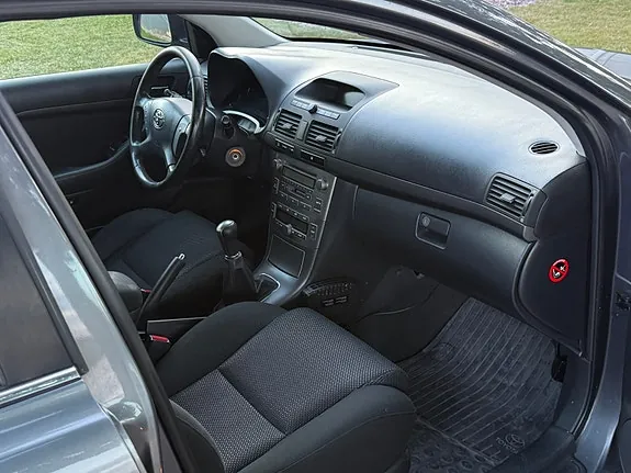 Toyota Avensis 2005 photo 5
