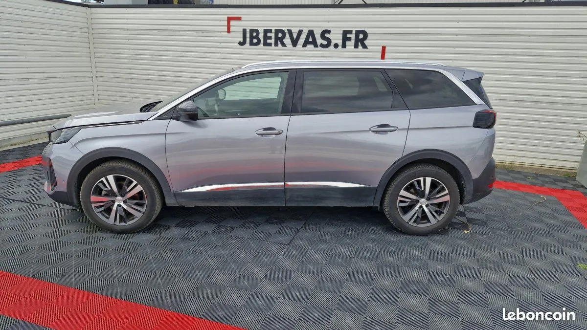 Peugeot 5008 2023 photo 3