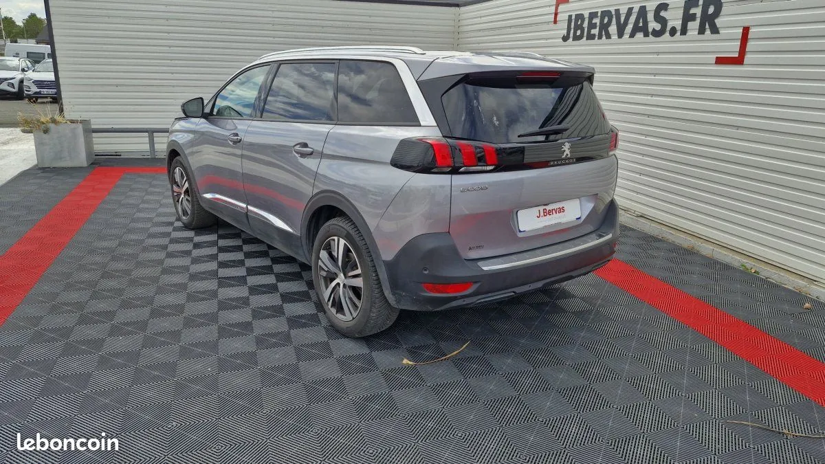 Peugeot 5008 2023 photo 4