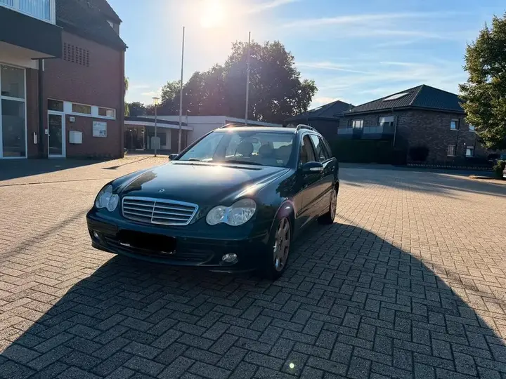 Mercedes-Benz C200