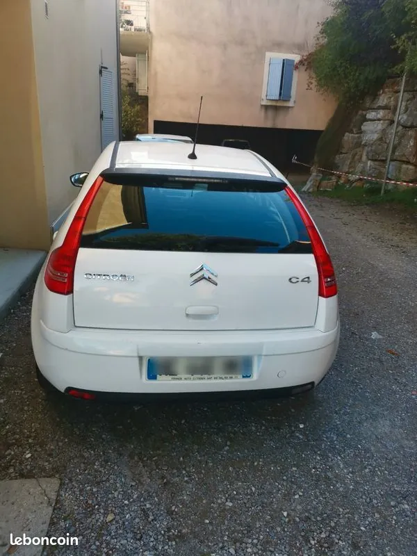 Citroen C4 2009 photo 3