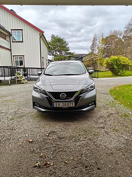 Nissan Leaf 2018 photo 2