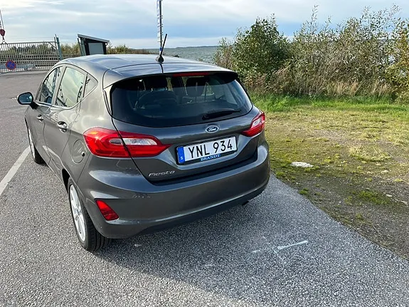 Ford Fiesta 2017 photo 2