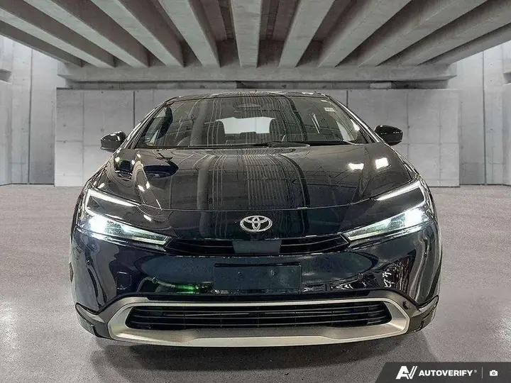Toyota Prius 2026 photo 2