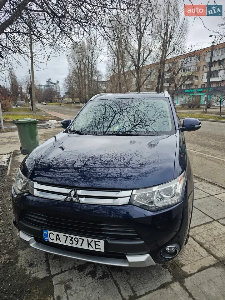 Mitsubishi Outlander 2014 photo 4