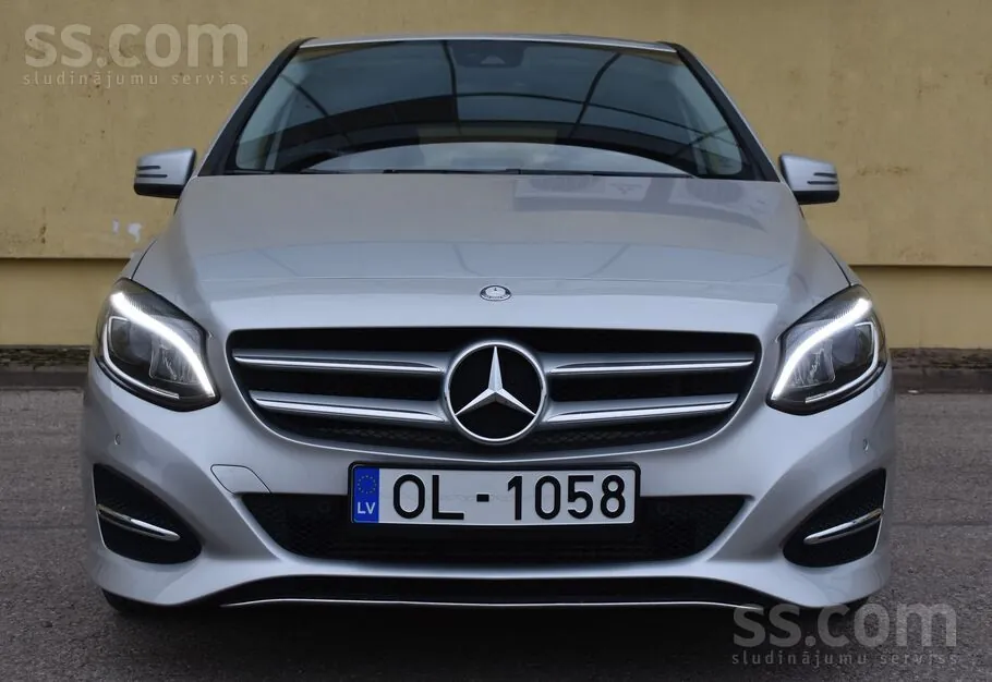 Mercedes-Benz B200 2016 photo 3