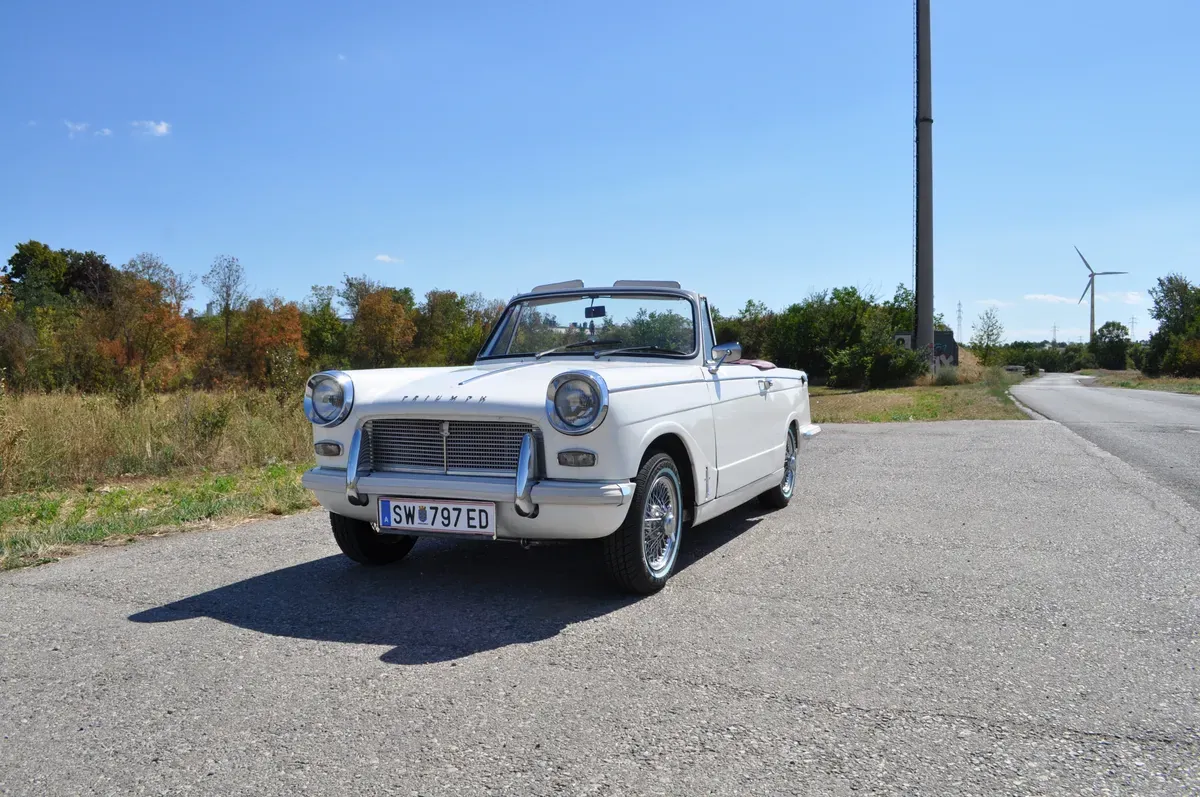 Triumph Herald 1200 1967 photo 2