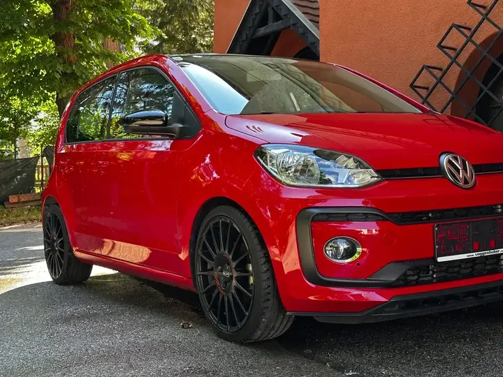 Volkswagen Up 2018 photo 2